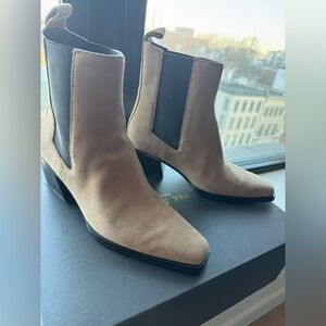 Women’s Joni Suede Chelsea Boots in Camel Black Suede